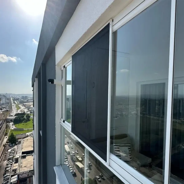 Cam Balkon Sineklik
